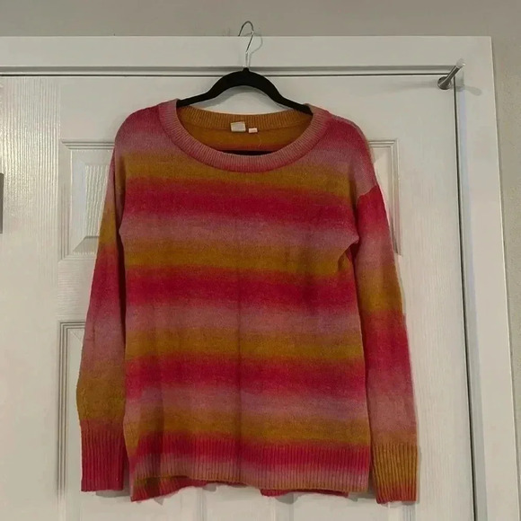 GAP SUNBURST SWEATER SIZE SMALL - Picture 1 of 4